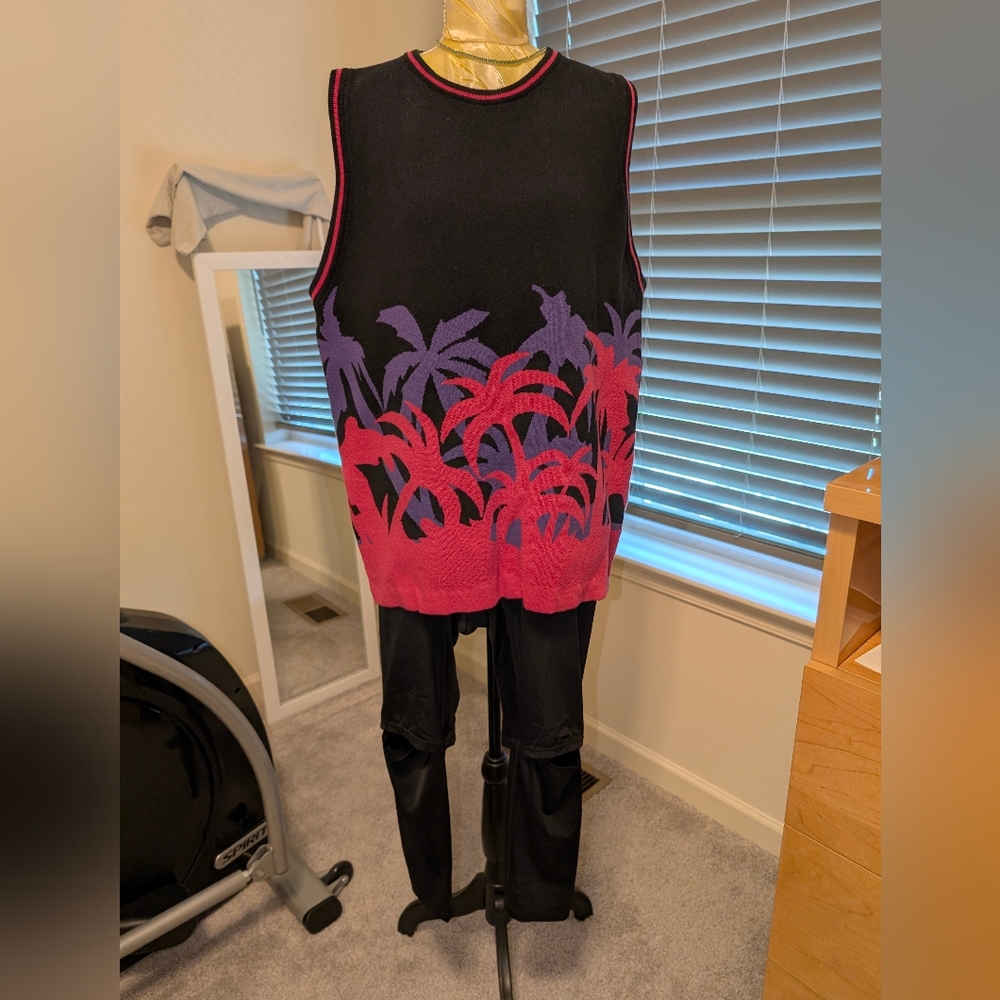 Black & Pink Palm-Print Knit Sleeveless Sweater